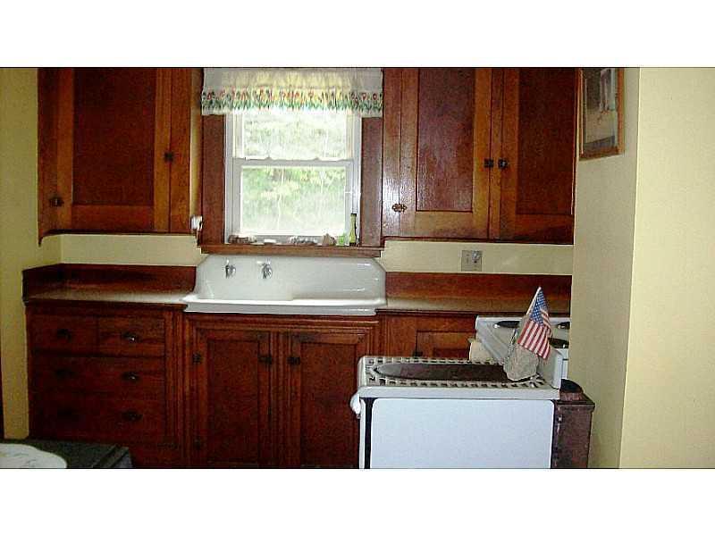 98 Broadturn Road Scarborough, ME 04074 - Photo 2 of 14 Kitchen.