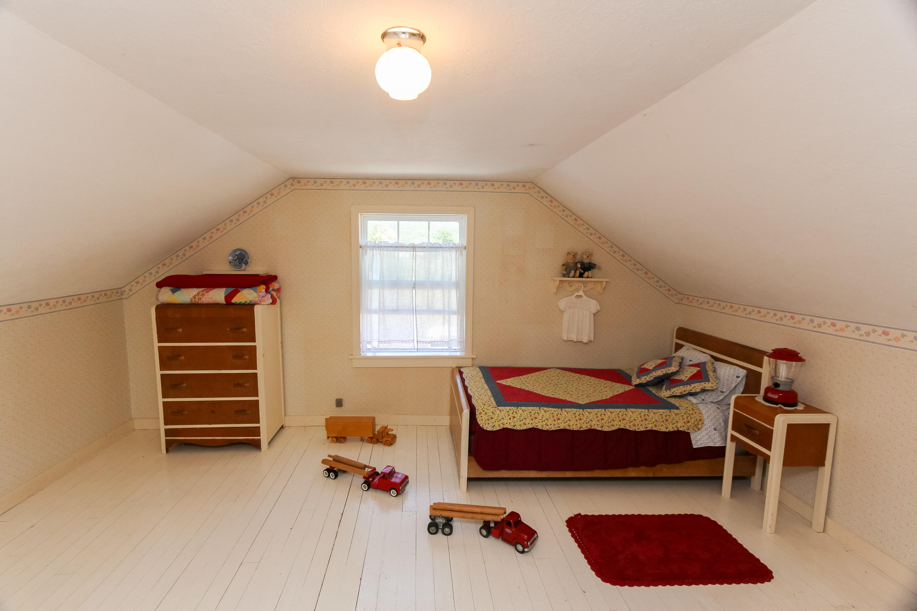 8000 Kilchis River Road Tillamook, OR 97141 - Photo 24 of 43 Bedroom 2
