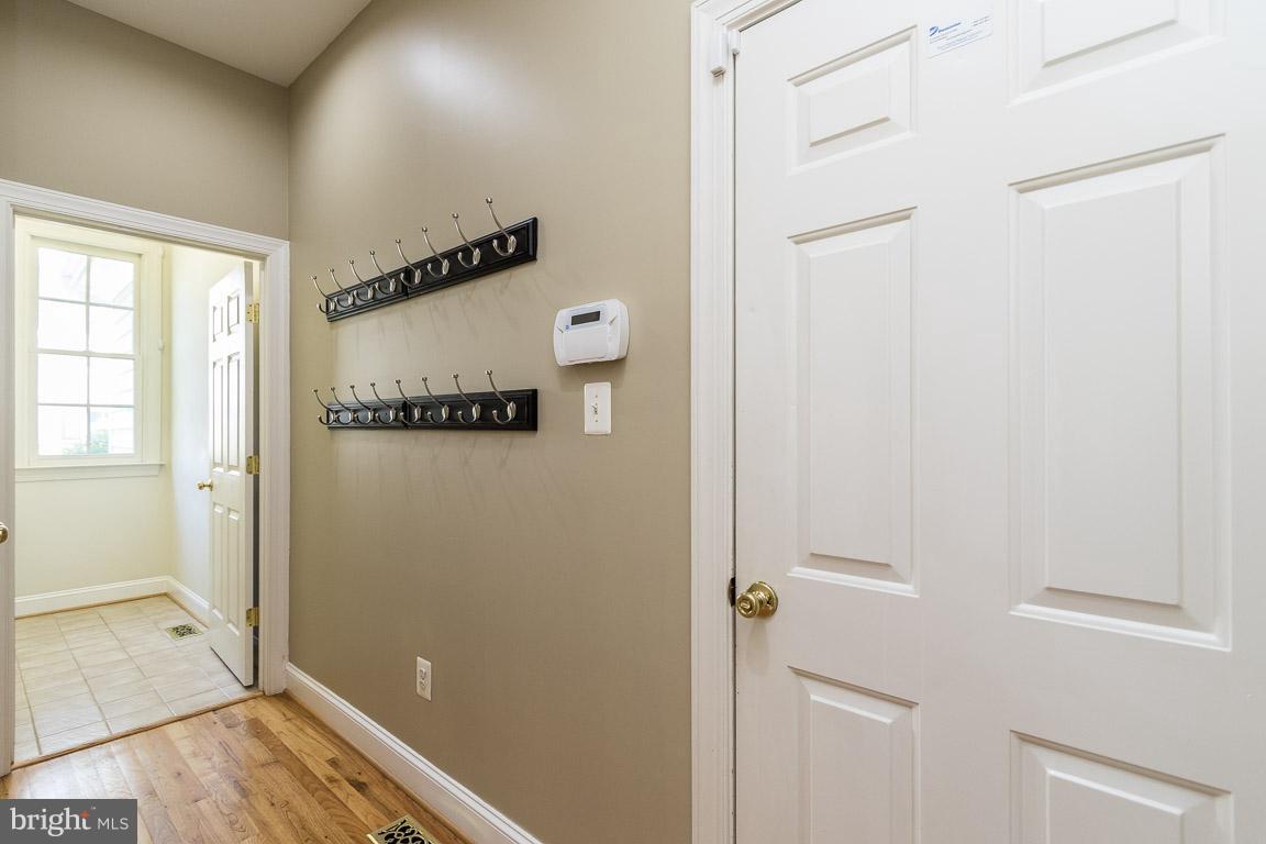 8217 Roxborough Loop Gainesville, VA 20155 - Photo 11 of 30 Mudroom/Laundry