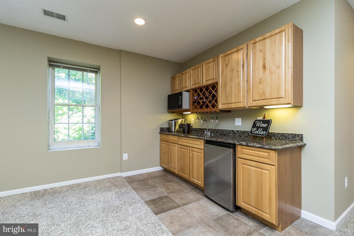 8217 Roxborough Loop Gainesville, VA 20155 - Photo 24 of 30 Bar