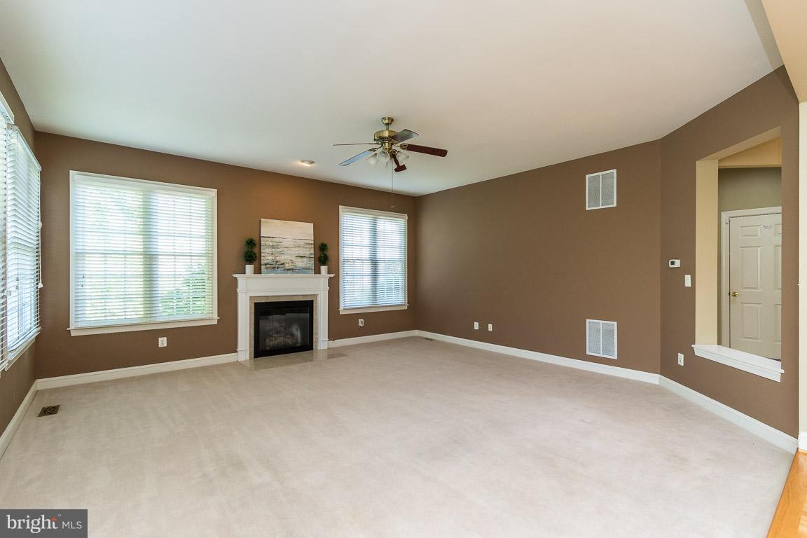 8217 Roxborough Loop Gainesville, VA 20155 - Photo 8 of 30 Family Room