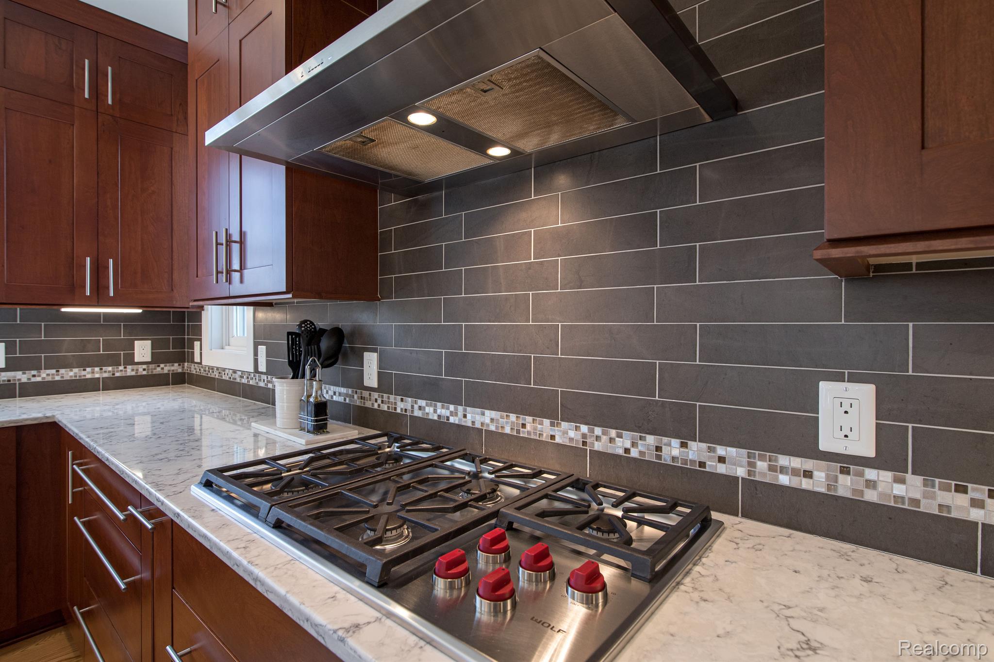 327 West 2nd Street Rochester, MI 48307 - Photo 17 of 65 Gallery Image 17