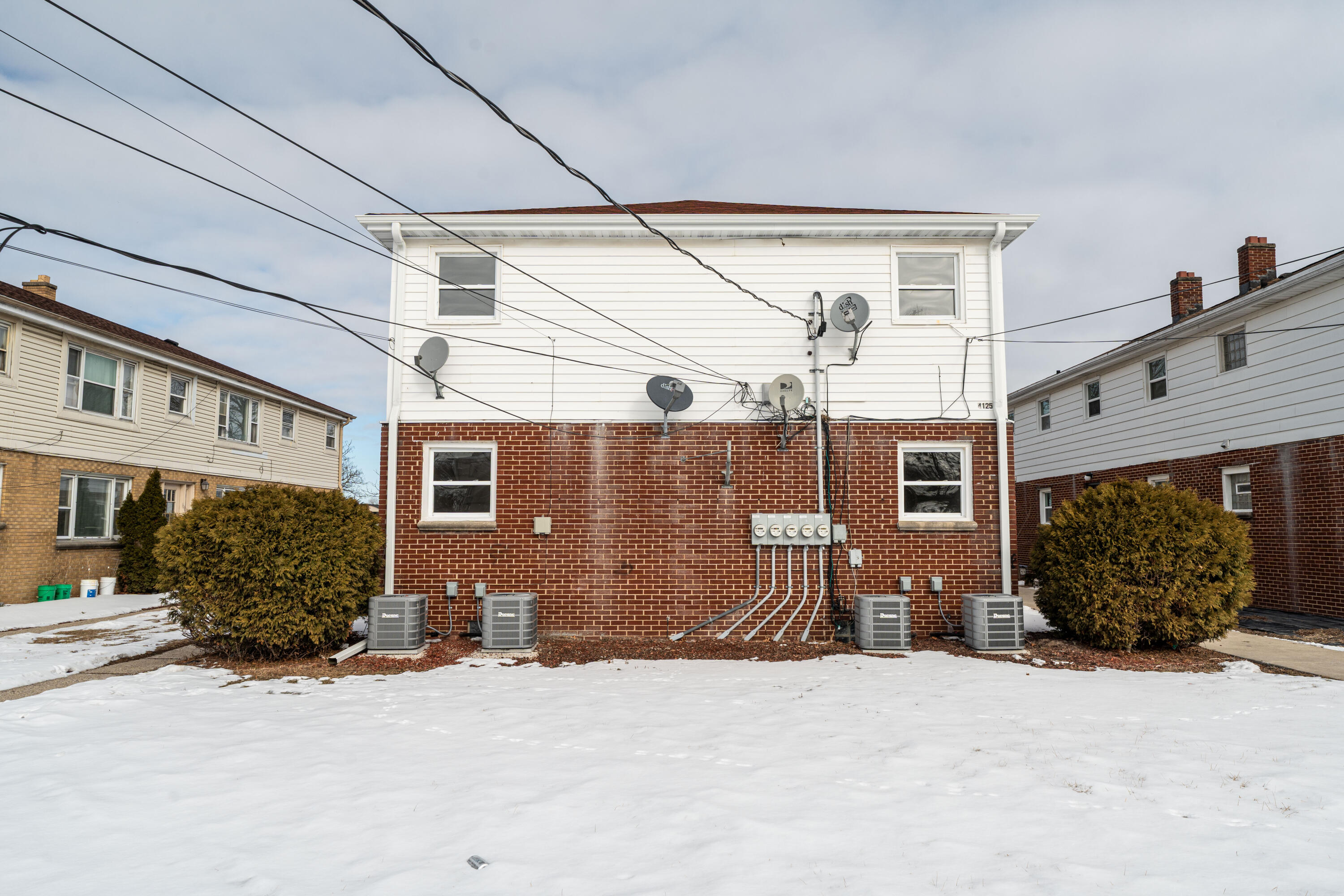 4125 West Morgan Avenue Milwaukee, WI 53221 - Photo 62 of 69 New siding!