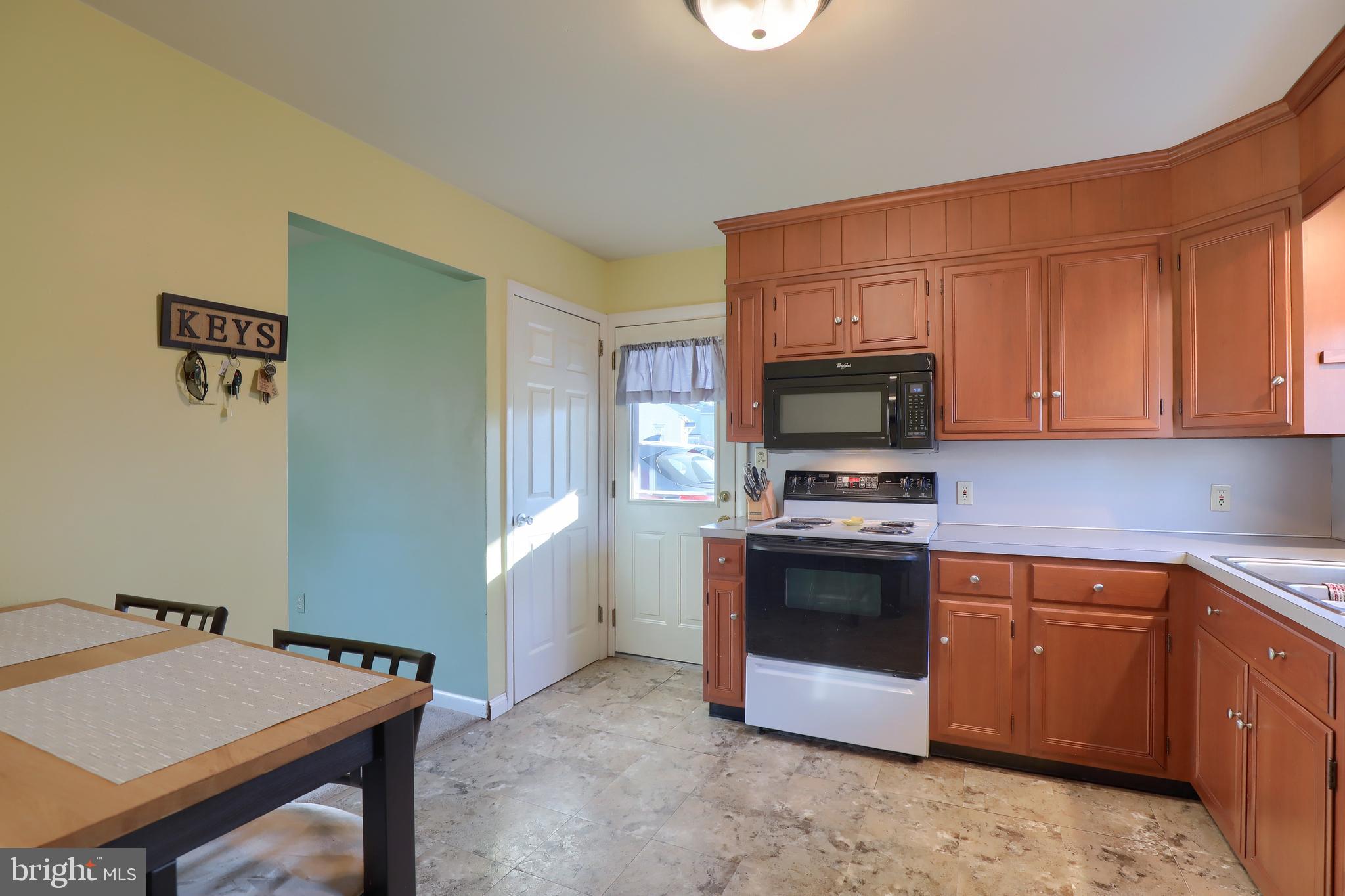 2028 Oreville Road Lancaster, PA 17601 - Photo 12 of 33 Kitchen