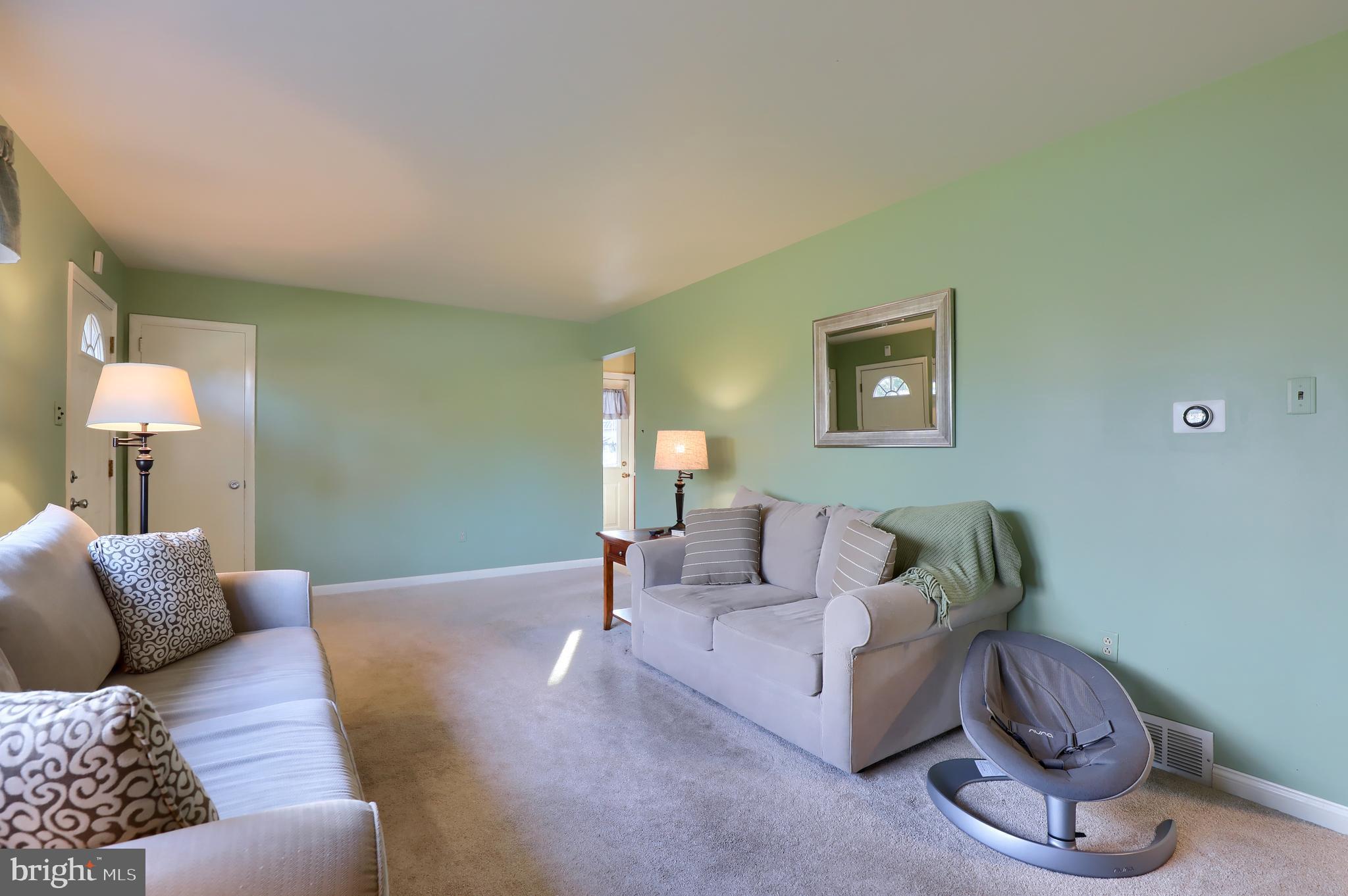 2028 Oreville Road Lancaster, PA 17601 - Photo 7 of 33 Living Room