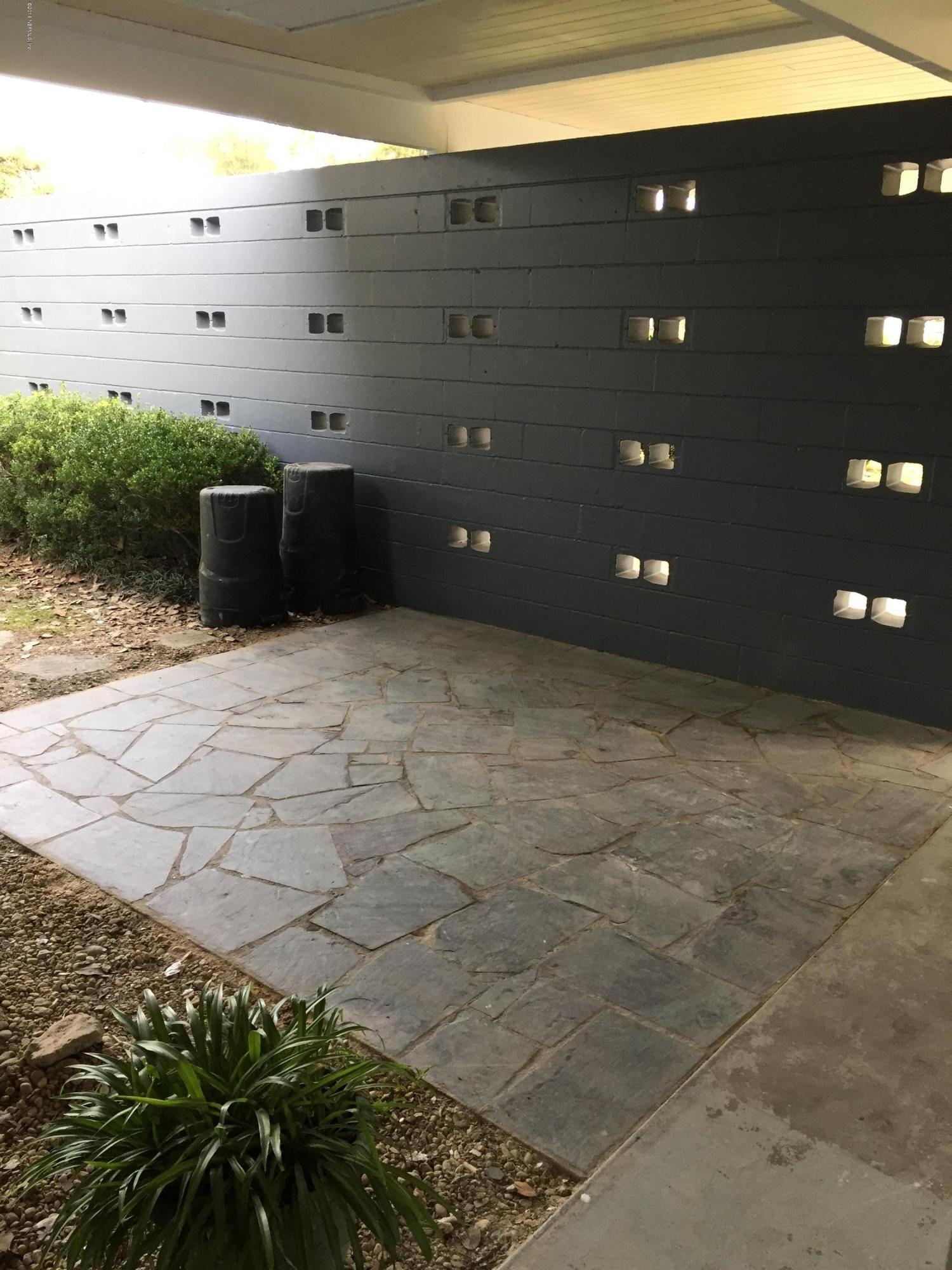 7030 Diamond Head Road Jacksonville, FL 32216 - Photo 12 of 20 Patio front