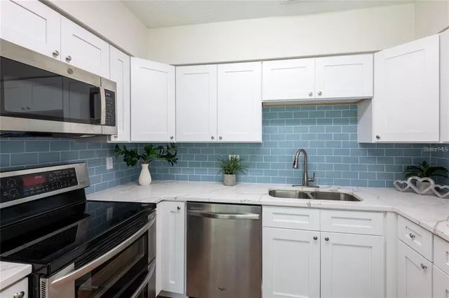 $3,000 | 514 Crestover Drive, Temple Terrace, FL 33617