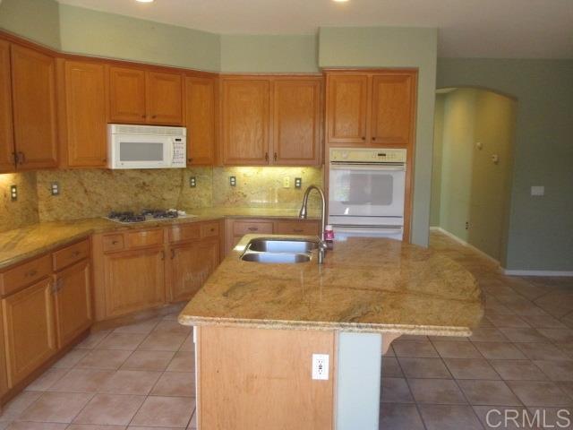 2921 Rancho Rio Chico Carlsbad, CA 92009 - Photo 4 of 25