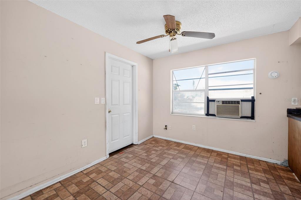 540 Pine Court Altamonte Springs, FL 32714 - Photo 15 of 30 a view of an empty room and window