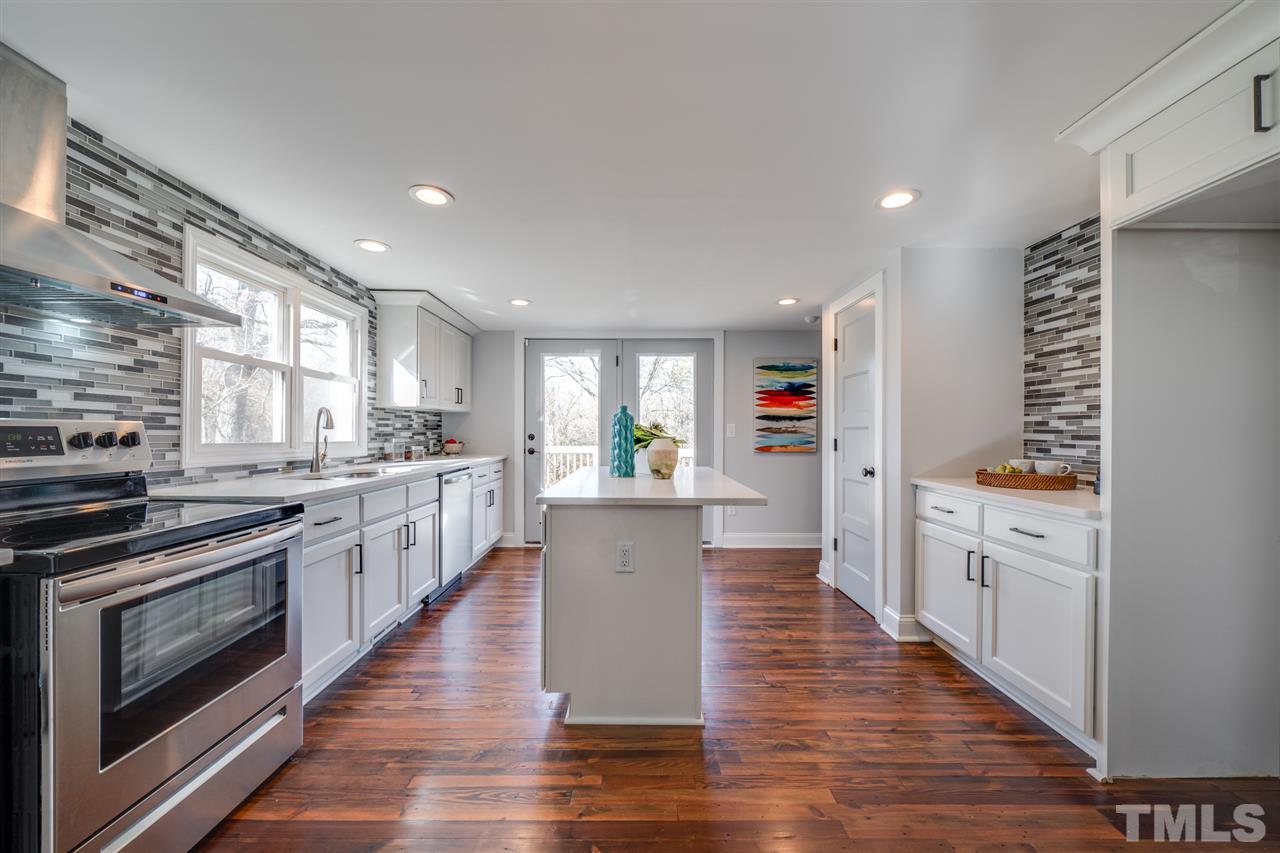 328 Summit Avenue Raleigh, NC 27603 - Photo 7 of 28