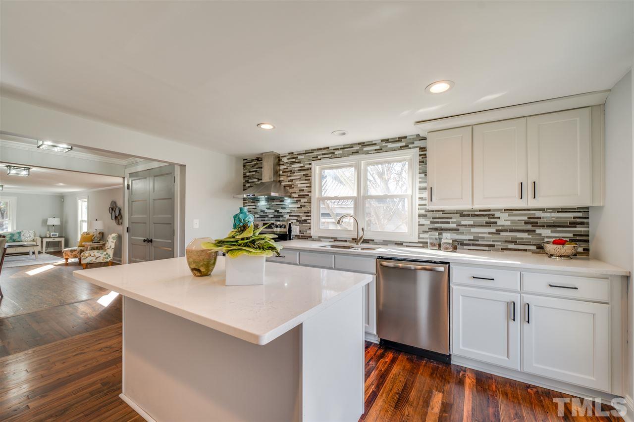 328 Summit Avenue Raleigh, NC 27603 - Photo 9 of 28