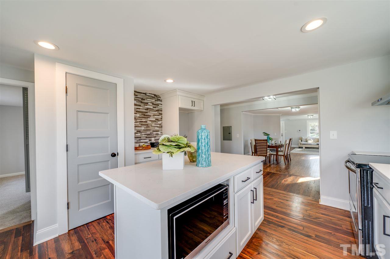 328 Summit Avenue Raleigh, NC 27603 - Photo 10 of 28