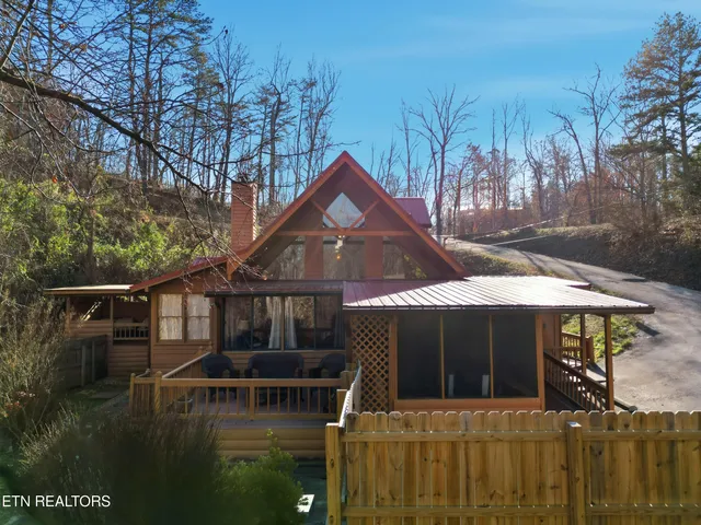 $549,900 | 727 Sunrise Boulevard, Sevierville, TN 37862