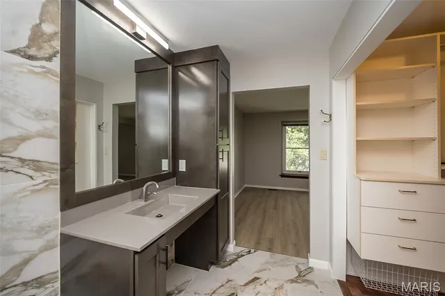 $274,900 | 2237 Ole Castle Court, Chesterfield, MO 63017