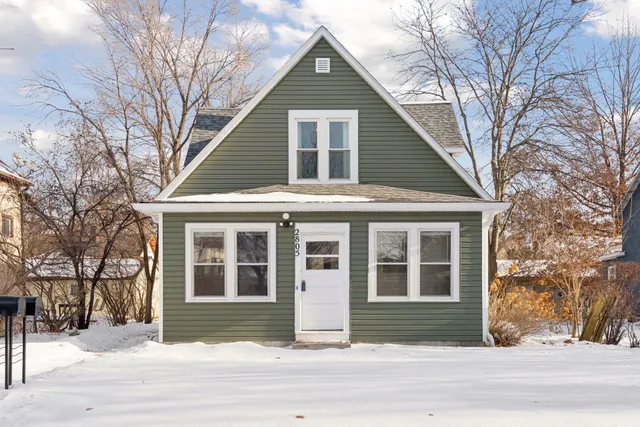 $349,900 | 2805 28th Avenue South, Minneapolis, MN 55406