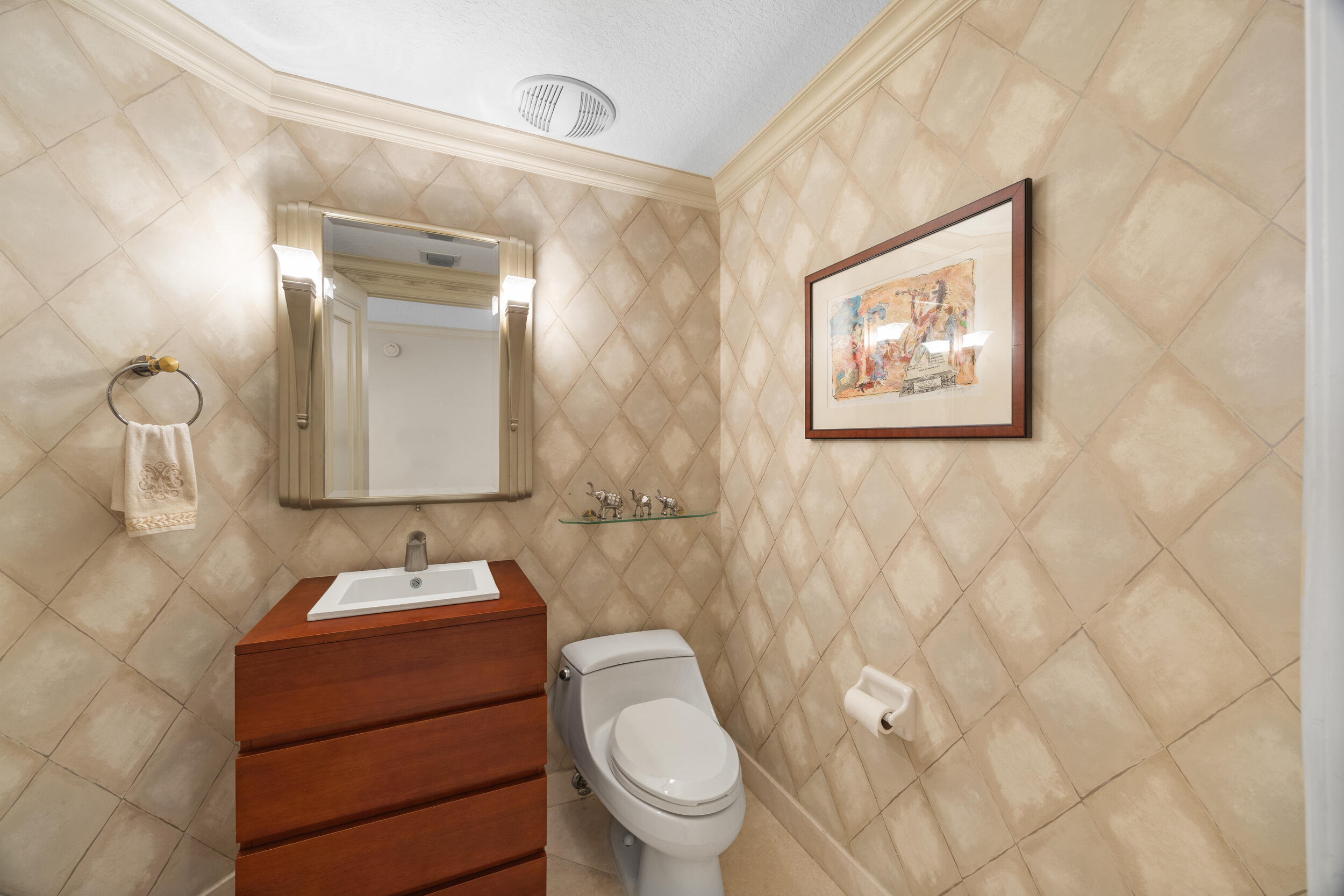700 Ocean Royale, Unit 601 Juno Beach, FL 33408 - Photo 19 of 56 Powder room
