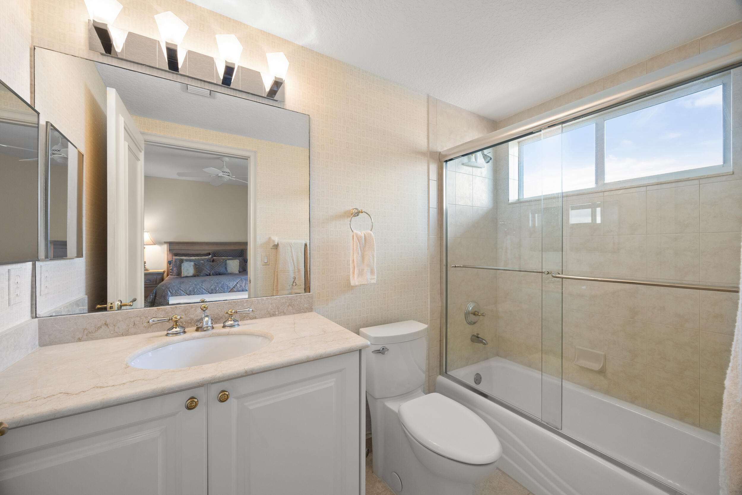 700 Ocean Royale, Unit 601 Juno Beach, FL 33408 - Photo 31 of 56 Guest bath one