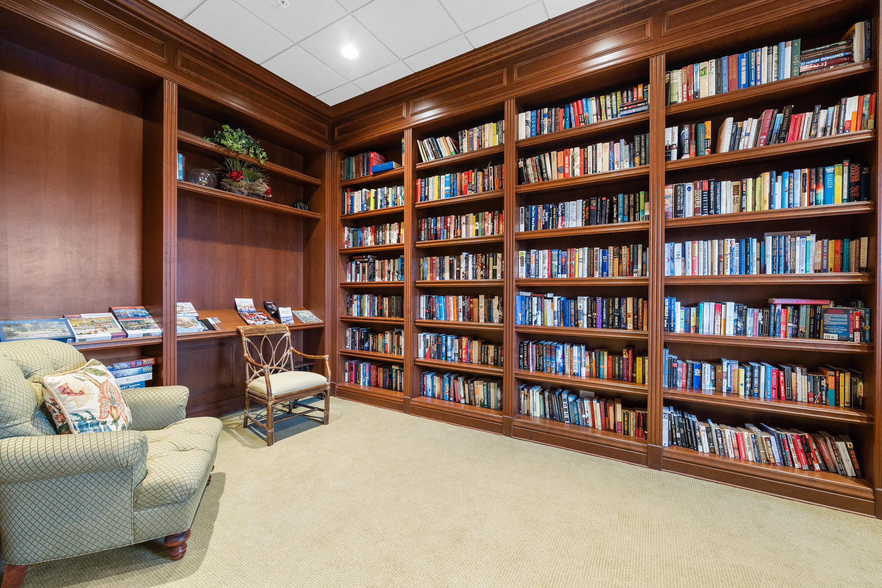 700 Ocean Royale, Unit 601 Juno Beach, FL 33408 - Photo 47 of 56 Library