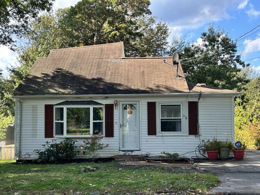 32 Edgewood Road, Holbrook, MA 02343 Compass