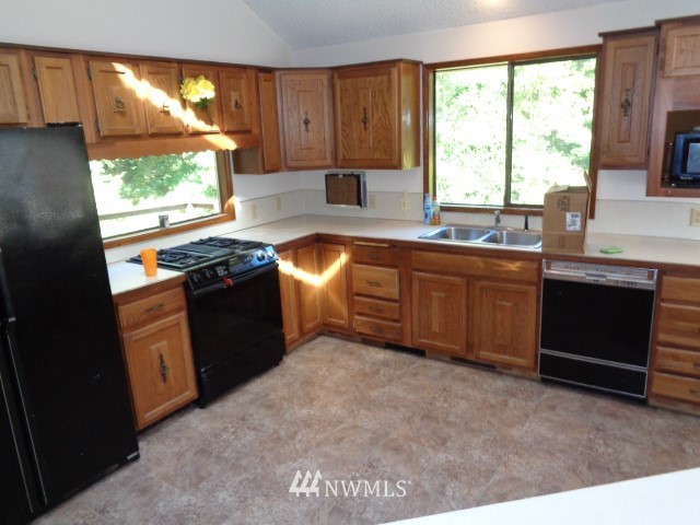 7029 Foothill Loop Southwest Olympia, WA 98512 - Photo 2 of 16 Gallery Image 2