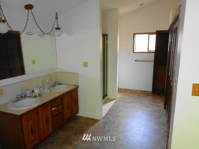 7029 Foothill Loop Southwest Olympia, WA 98512 - Photo 7 of 16 Gallery Image 7