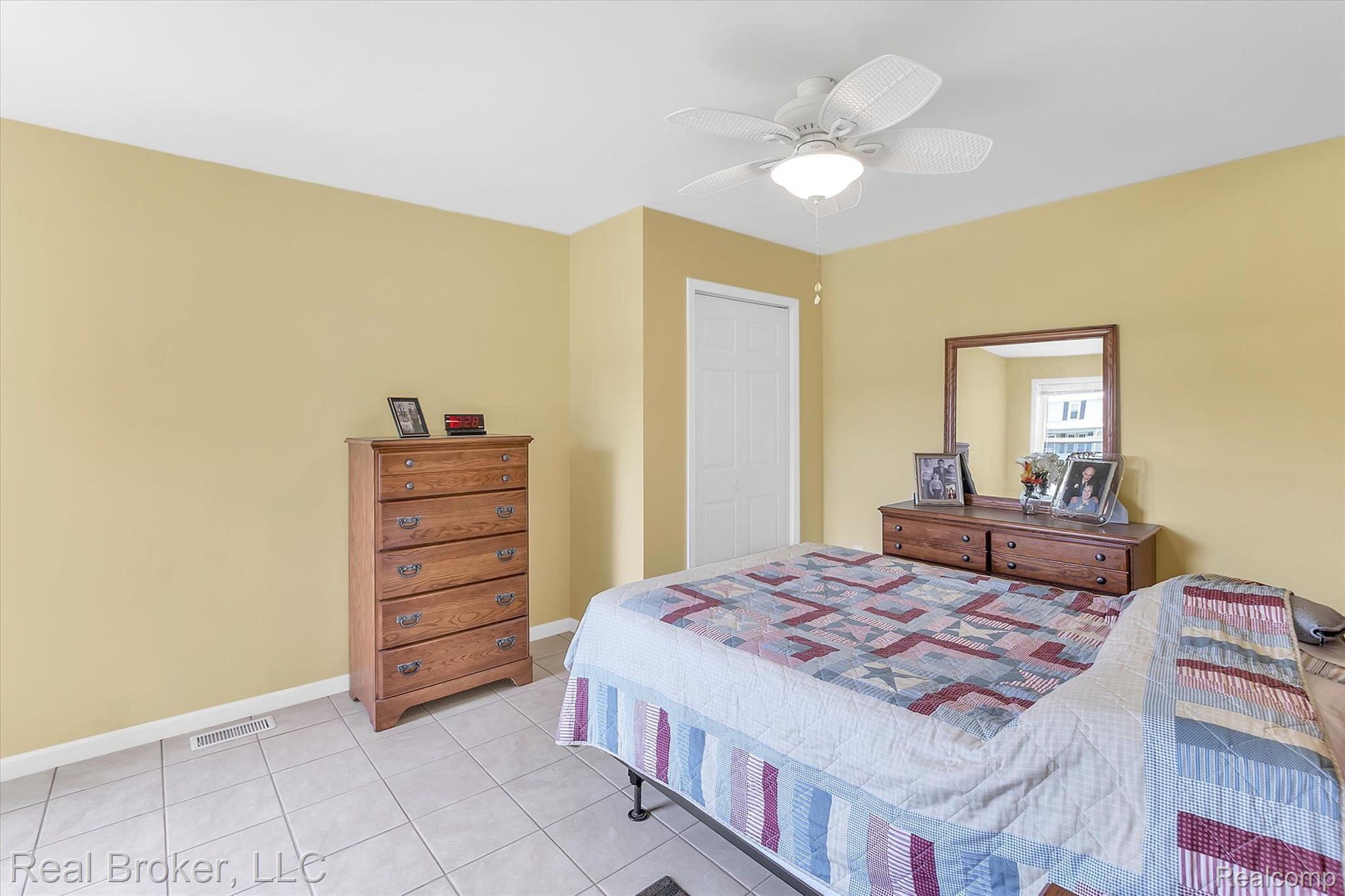710 Monroe Street Carleton, MI 48117 - Photo 16 of 30 16
