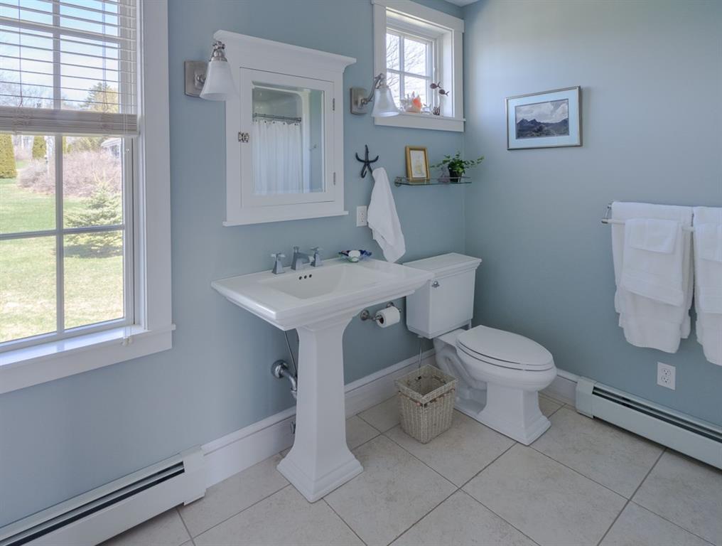 37 Burnham Cove Road Boothbay, ME 04537 - Photo 20 of 29 Full bath on first floor.