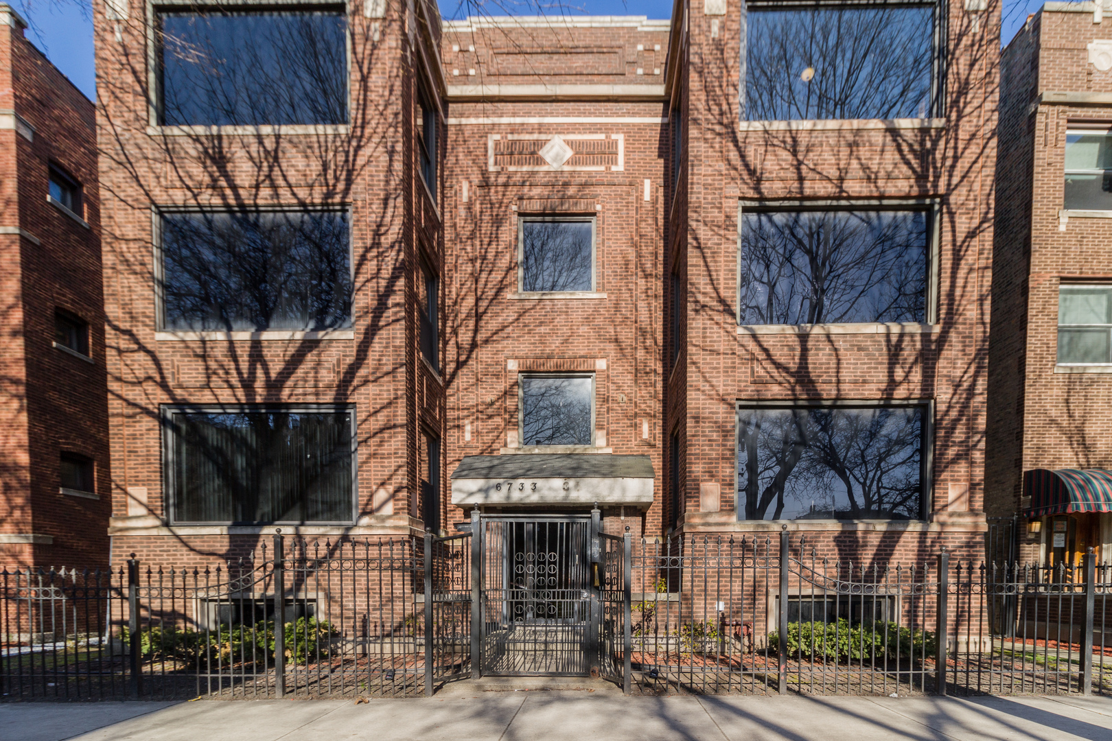 6735 South Ridgeland Avenue, Unit 3S Chicago, IL 60649 - Photo 1 of 22