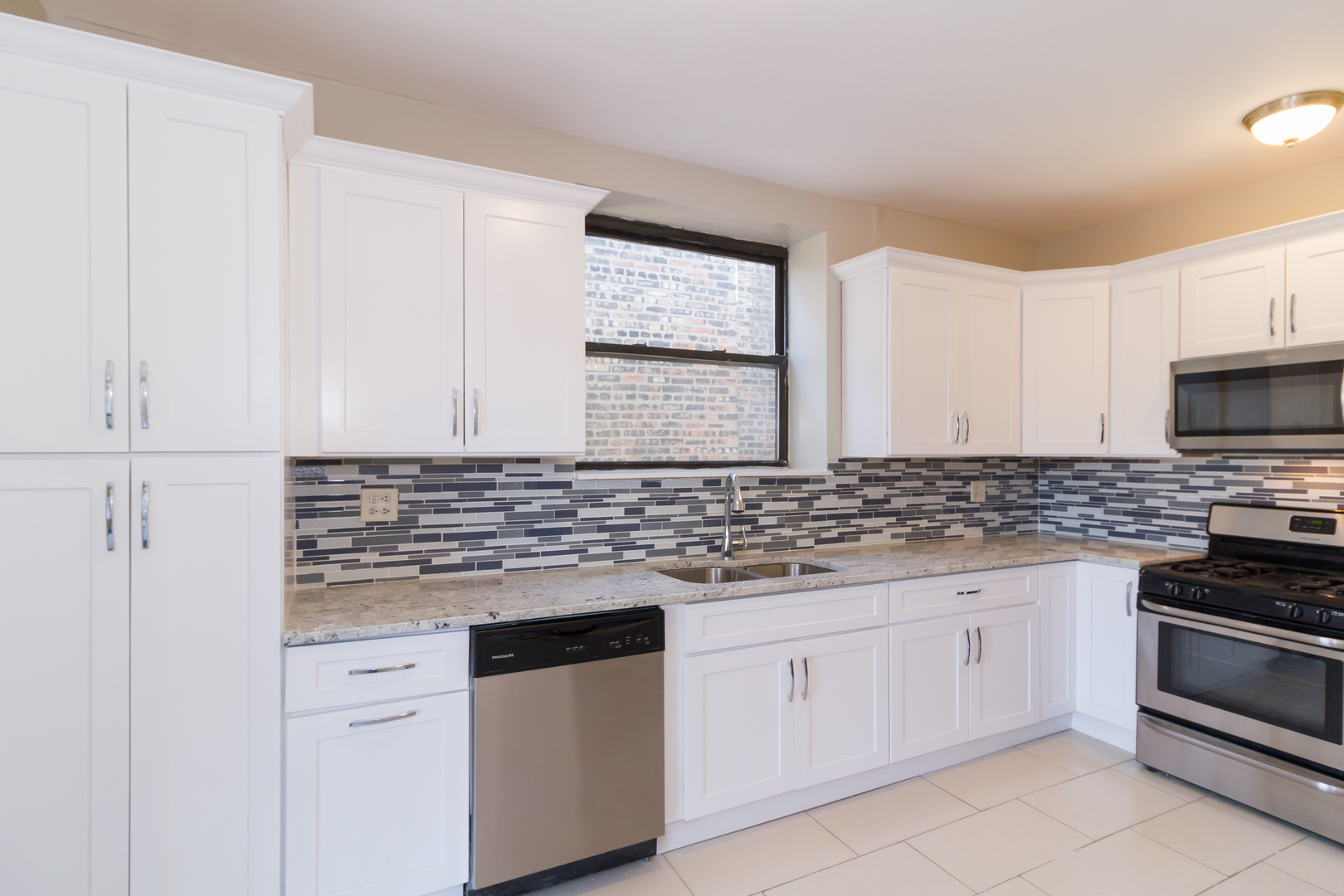 6735 South Ridgeland Avenue, Unit 3S Chicago, IL 60649 - Photo 10 of 22