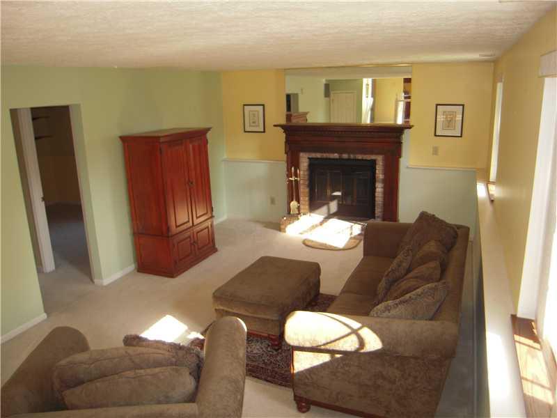 853 Sable Ridge Drive Greenwood, IN 46142 - Photo 8 of 21 Gallery Image 8