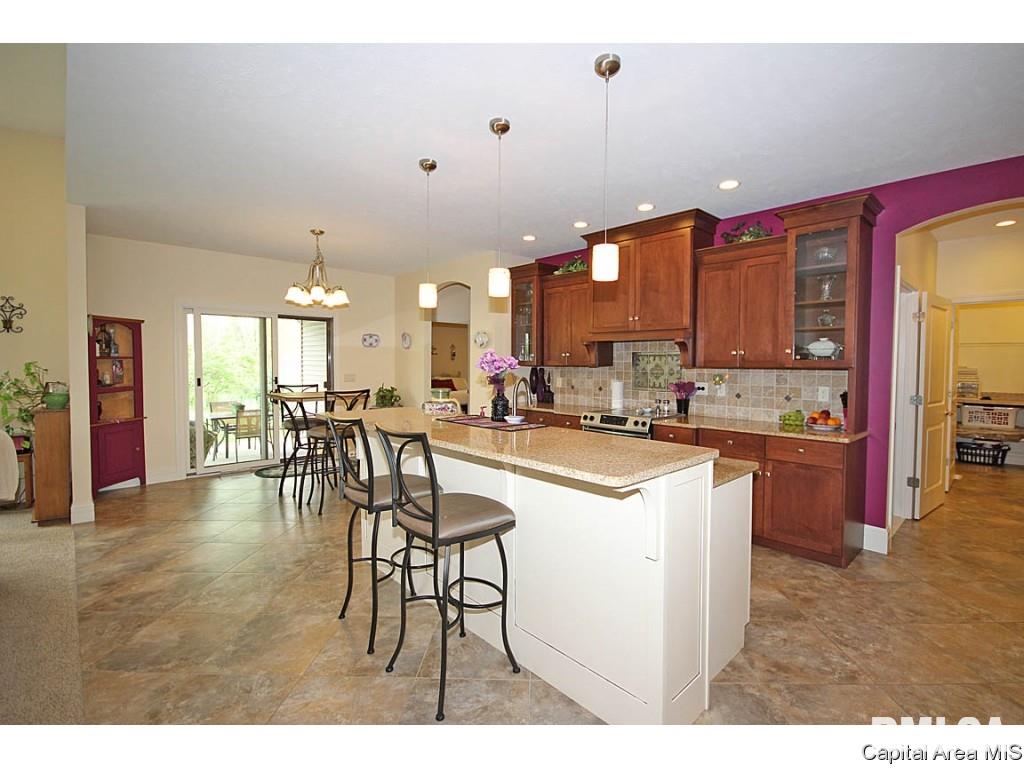 203 Cumberland Drive Rochester, IL 62563 - Photo 8 of 31 Gallery Image 8