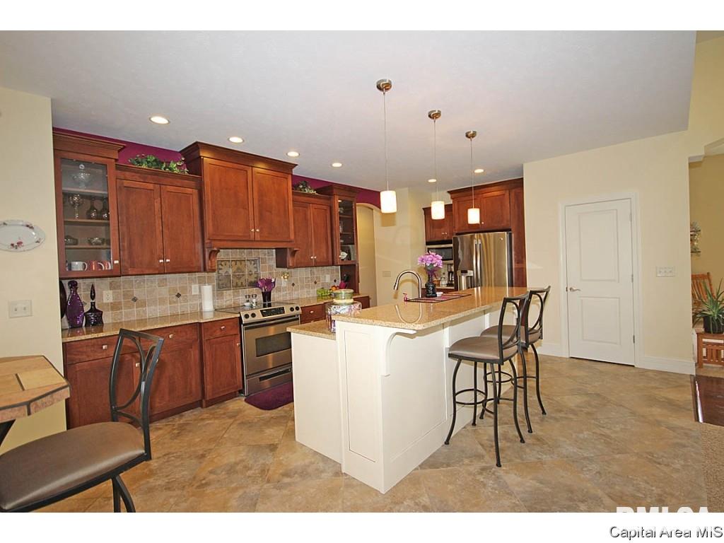 203 Cumberland Drive Rochester, IL 62563 - Photo 10 of 31 Gallery Image 10