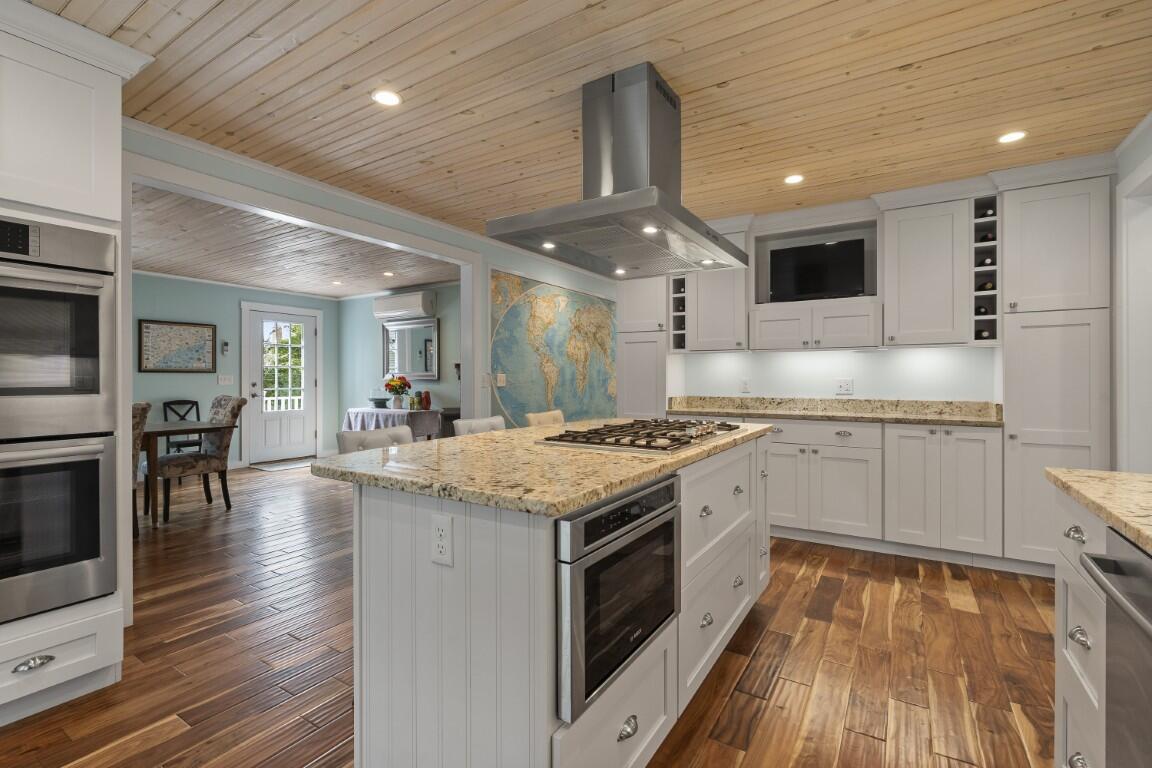 21 Union Court Boothbay Harbor, ME 04538 - Photo 12 of 51 12