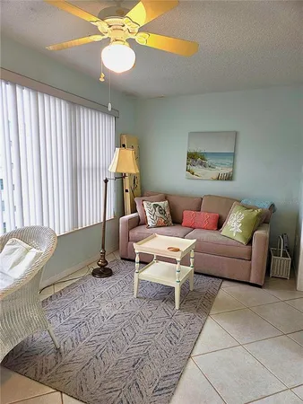 $2,400 | 2960 59th Street South, Unit 505, Gulfport, FL 33707