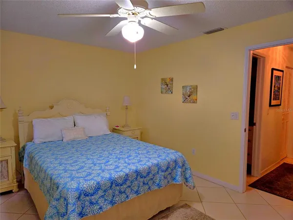 $2,400 | 2960 59th Street South, Unit 505, Gulfport, FL 33707