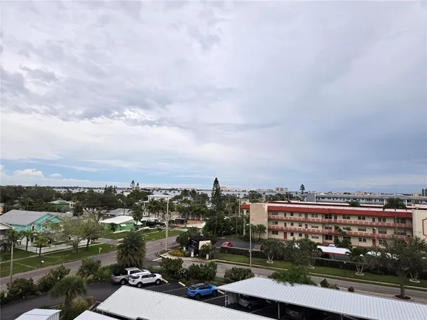 $2,400 | 2960 59th Street South, Unit 505, Gulfport, FL 33707