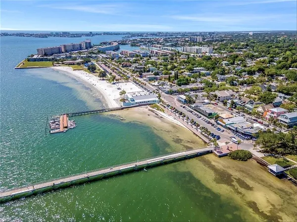 $2,400 | 2960 59th Street South, Unit 505, Gulfport, FL 33707