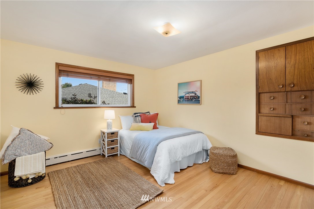 4109 Southwest Barton Street Seattle, WA 98136 - Photo 14 of 24 Gallery Image 14