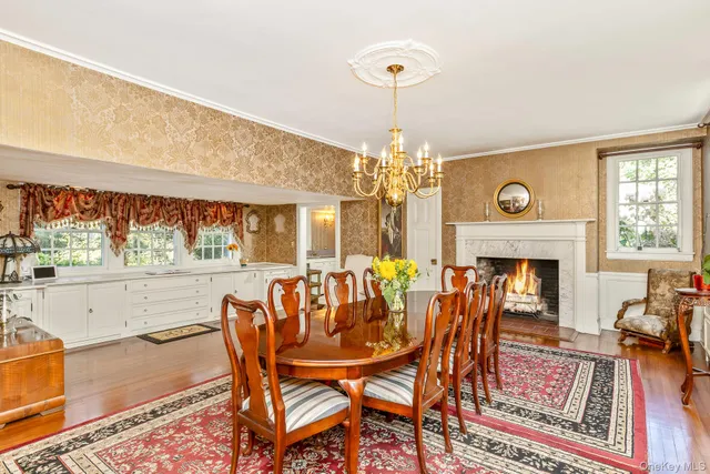 a en suite bathroom with a sink and a mirror