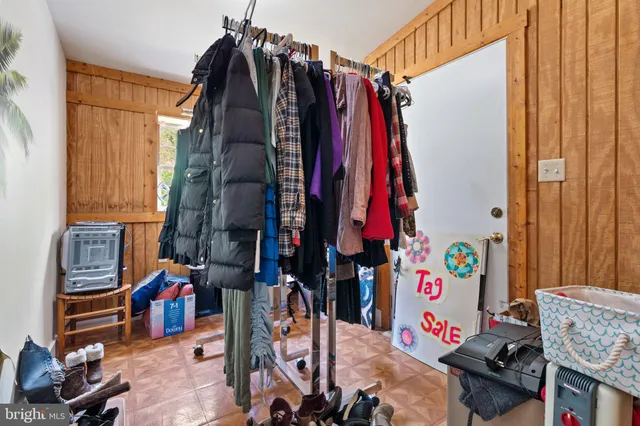 a bathroom with a toilet