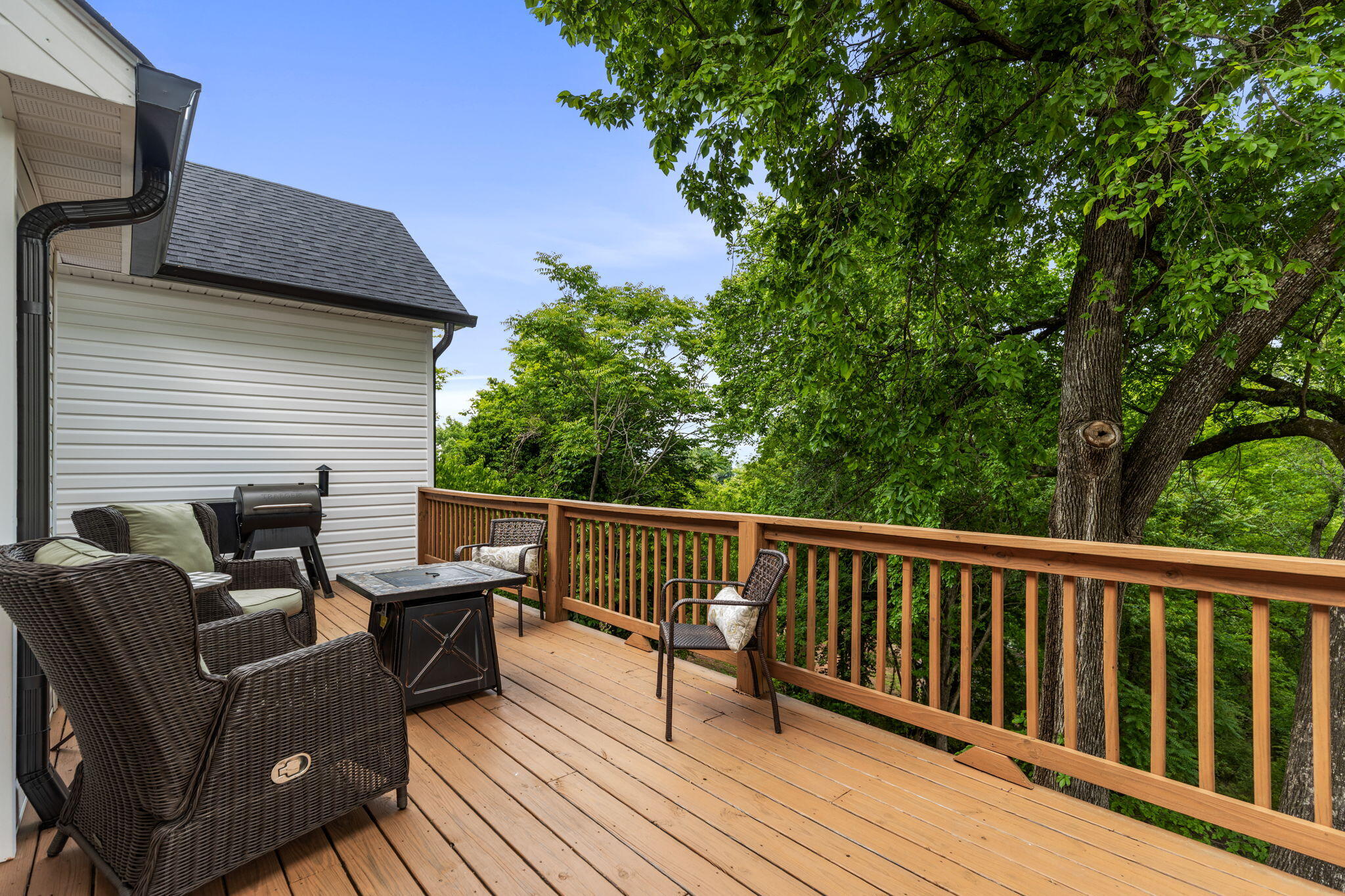 6296 Fairview Road Hixson, TN 37343 - Photo 17 of 59 Deck off Kitchen & Living Room