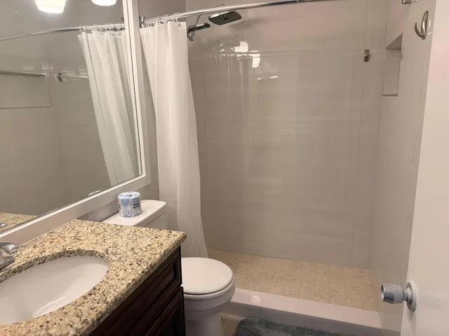 $2,700 | 2772 Northeast 30th Avenue, Unit 6C, Lighthouse Point, FL 33064