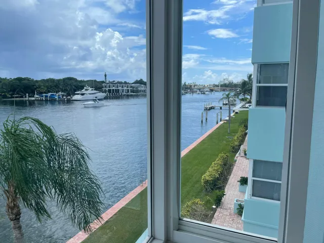 a view of a lake and outdoor space
