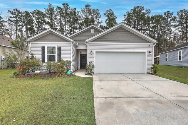 $325,000 | 612 Wayton Circle, Moncks Corner, SC 29461