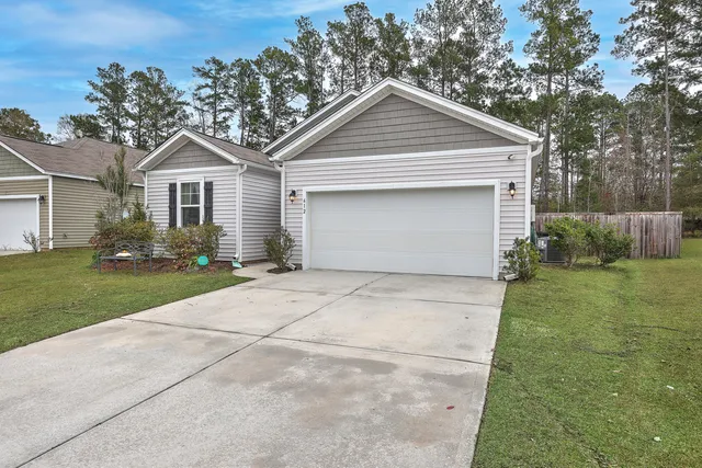 $325,000 | 612 Wayton Circle, Moncks Corner, SC 29461