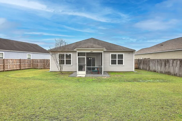 $325,000 | 612 Wayton Circle, Moncks Corner, SC 29461