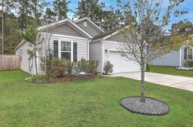$325,000 | 612 Wayton Circle, Moncks Corner, SC 29461
