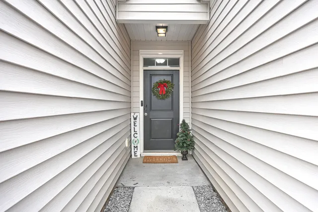 $325,000 | 612 Wayton Circle, Moncks Corner, SC 29461