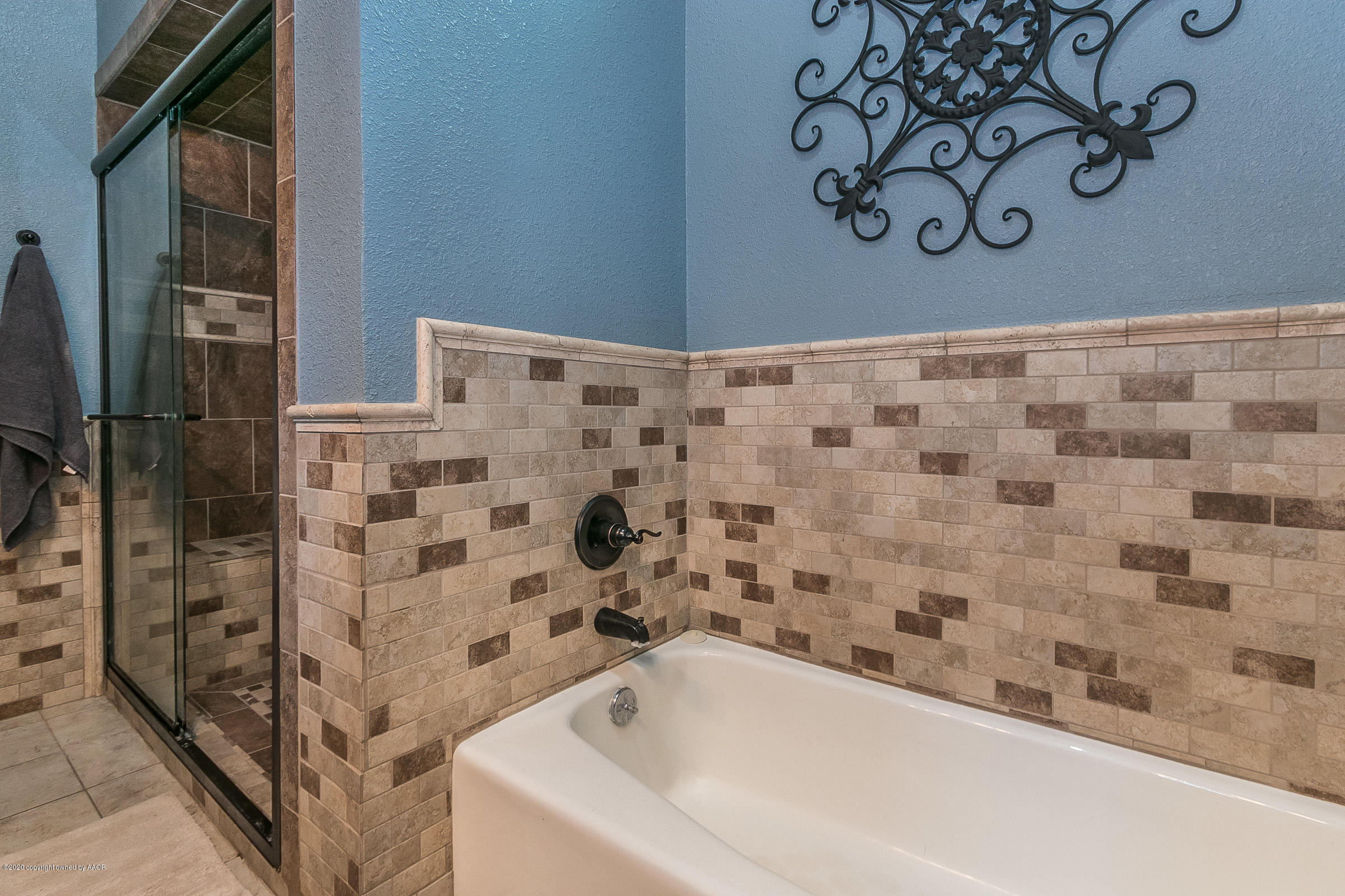 6705 Garwood Road Amarillo, TX 79109 - Photo 17 of 29 016_Master Bath and Shower