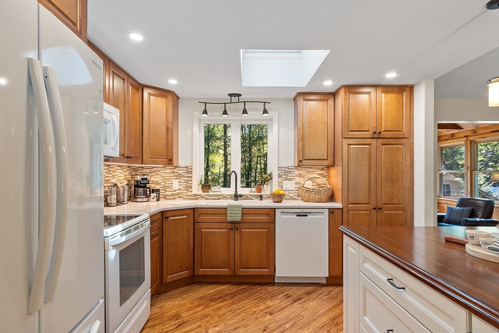 23 Valentine Road Northborough, MA 01532 - Photo 12 of 39 Gallery Image 12